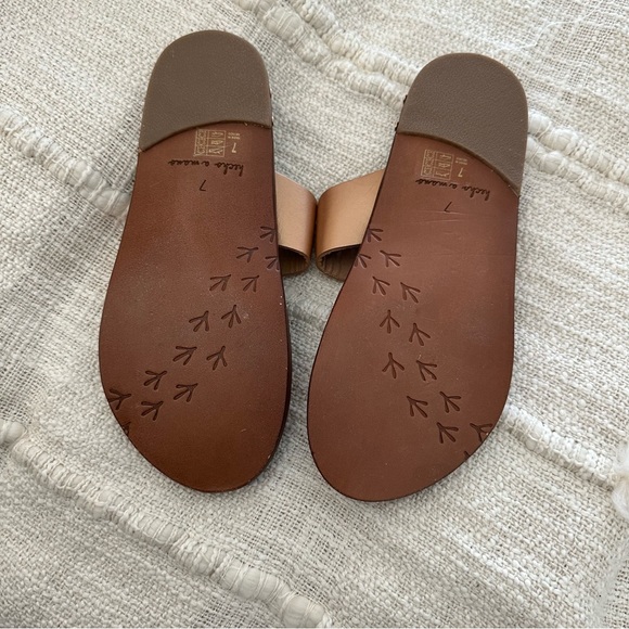 Beek Finch Toe Loop Sandal Bloggers Favorite Size 7 Gold and tan Two Birds - Picture 5 of 8